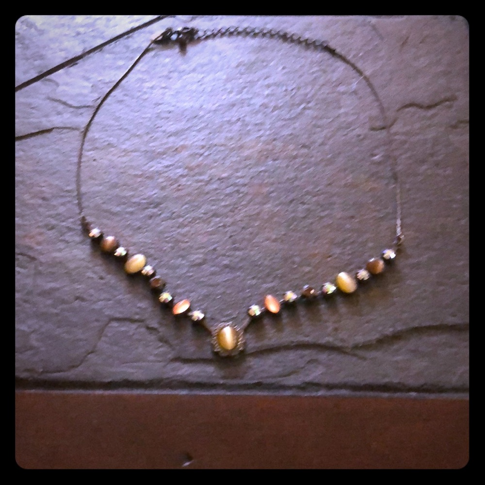 Fashion necklace with various stones